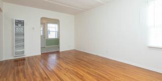 2594 Amherst Ave Gallery 1