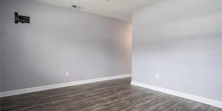 437 E OAKWOOD Avenue Gallery 8