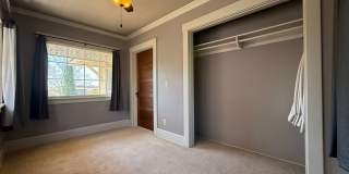 Fabulous Bankers Hill location 3 Bedroom Top-floor duplex unit Gallery 11