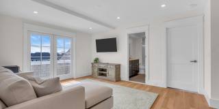 205 Morris Avenue Gallery 41