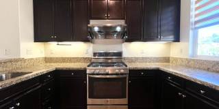 2 bed, 2.5 bath located in Corona, CA! Gallery 17