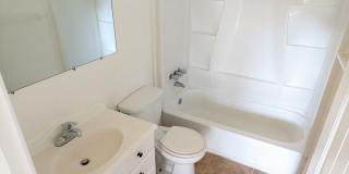 Cozy Two Bedroom, One and a Half Bath Townhouse Gallery 4