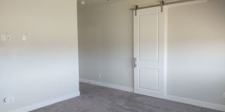 1 Bedroom + Den 1.5 bath 2 Car Garage VIEWS & VIEWS! Gallery 13