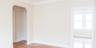 3944 West Roscoe Gallery 7