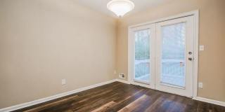 Room in 5 Bedroom Home at Reba Rd Gallery 1