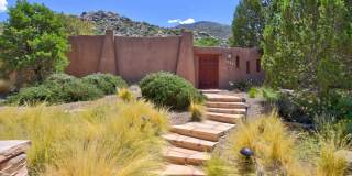 Executive 4 bedroom NE Heights home Gallery 1