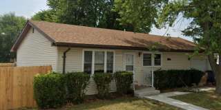 2 Bed 1.5 Bath in Twin Lakes Subdivision Gallery 1