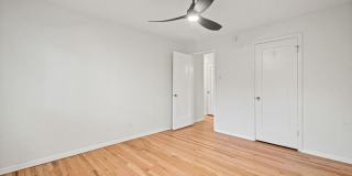 525 N Jackson St Gallery 13