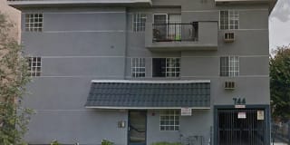 744 N Manhattan Gallery 1