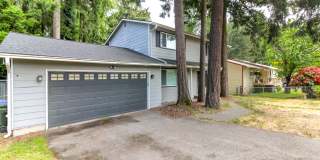 Four Bedroom House Near Camelot Park Gallery 1