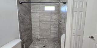 Beautiful 2 bed/ 2 bath Townhome w/ Balcony, Garage & Community Pool Gallery 23