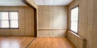 *AVAILABLE NOW!* Cozy Three Bedroom Home! Gallery 34