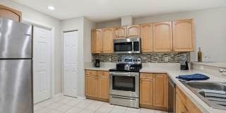 Stunning Short Term Rental! Gallery 5