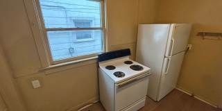 Charming 3 Bedroom Home Near East Toledo & Downtown Gallery 6