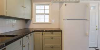 3 Bed | 1 Bath | Mid Town | $1400 Gallery 12