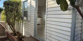 Private 1BD/1BA Rear Unit in El Segundo with 1-Car Garage Gallery 1