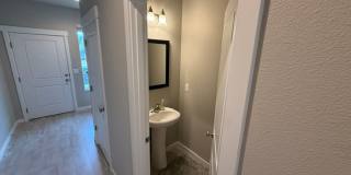 Air Conditioned 3 Bed 2.5 Bath Gallery 5