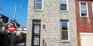 212 Lloyd Street Gallery 1