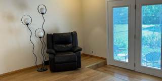 3 Bedrooms One Floor Ranch House with 2 car attached garage in Lyndhurst Gallery 12