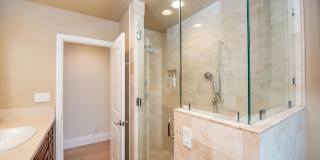 Private Newport Beach Cul-de-Sac Home Gallery 33
