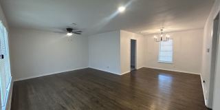138 Vandenburg Drive Gallery 1