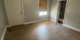 Newly renovated 2/1 in Portland! Gallery 6