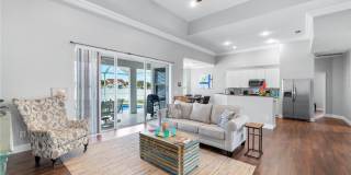 1049 NW 38th Place Gallery 22