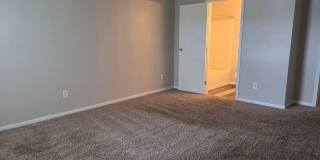 2 Bedroom Condo in Canal Gallery 16