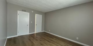 Tarzana Five Apartments Gallery 64