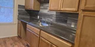 3 Bd 1 Ba Bungalow w/ hardwood Gallery 3