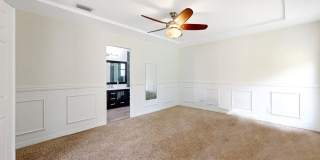 Waterfront Luxury Living – 4 Bed / 3 Bath – Over 2,600 Sq Ft Gallery 24