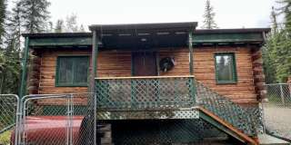 Charming 2-Bedroom Home in Fairbanks – Pet Friendly - Washer & Dryer Gallery 1