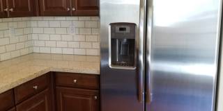 ALMOST NEW, SUPER CLEAN 2 BED, 2.5 BATHS, WOOD FLOORS, STAINLESS STEEL APPLIANCES, CLUBHOUSE WITH POOL Gallery 16