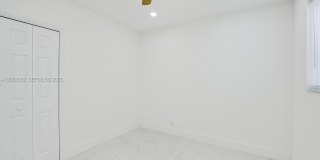 105 NW 14th Way Gallery 8