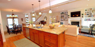 Charming Vacation Home, Furnished 4Bd/3.5Ba Home Gallery 3