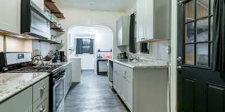 Updated 4 Bed 2 Bath Townhouse in Lancaster City! Gallery 8