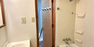 Conveniently Located 1 Bed, 1 Bath Unit - Available 7/1! Gallery 10