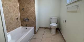 Updated 4BR / 2 Bath Home with off-street parking! Gallery 20