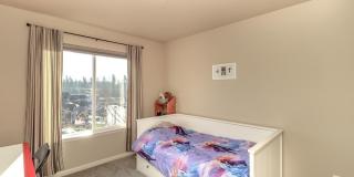 Mt. Rainier View Home on Cul-De-Sac with 3-Car Garage & A/C Gallery 30
