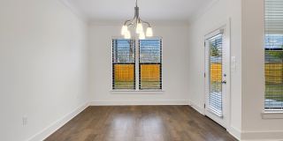 Beautiful 3 bedroom 2 bath home Gallery 7