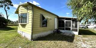 FIRST MONTH RENT FREE! Cute and Quiet 2/2 in N. Ft. Myers Gallery 26