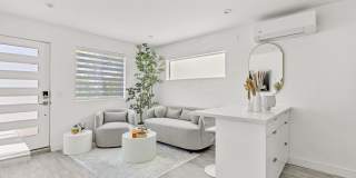 7076 Park Manor Gallery 6