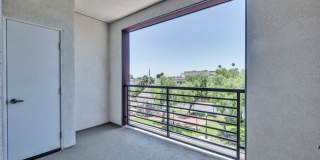 Downtown Ontario Luxury Apartments Gallery 39