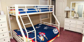 339 13th St S Street Gallery 17