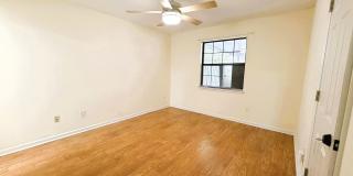 COZY 2/2 SE Townhome with Plank Floors, W/D, Stainless Steel Appliances, Carport, & W/D! Avail NOW for $1495 Gallery 25
