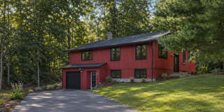 Renovated 6 Bedroom House in Hadley – Perfect for Groups! Gallery 1