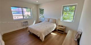 1535 West Ave Gallery 10