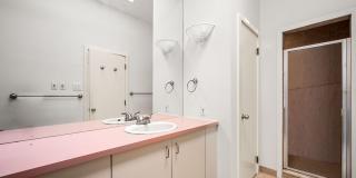 438 SPRUCE Street Gallery 12