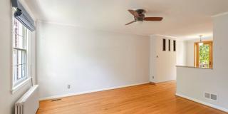 Spacious 2 Bed / 2 Bath Home Between Old Town & Potomac Yard – Private Yard & Deck! Gallery 6