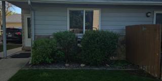 Cute end unit townhome 3-bedroom 2 baths in Thornton. Gallery 17